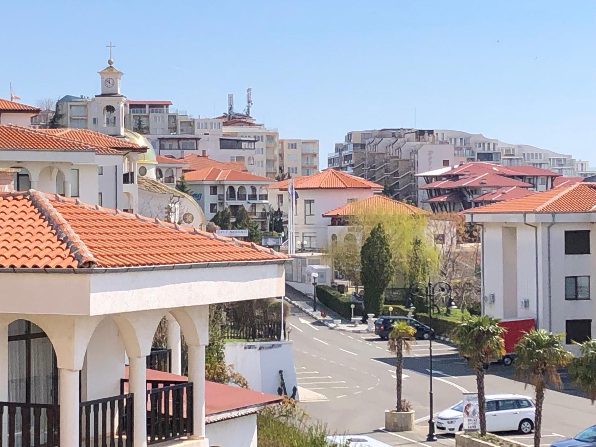 2 Bedroom Apartment Sveti Vlas With 2 Balconies And Sea Views Екстер'єр фото