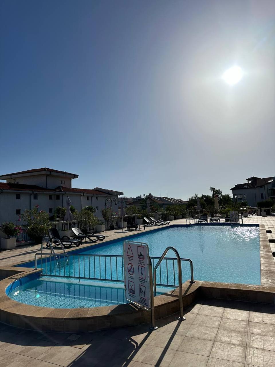 2 Bedroom Apartment Sveti Vlas With 2 Balconies And Sea Views Екстер'єр фото