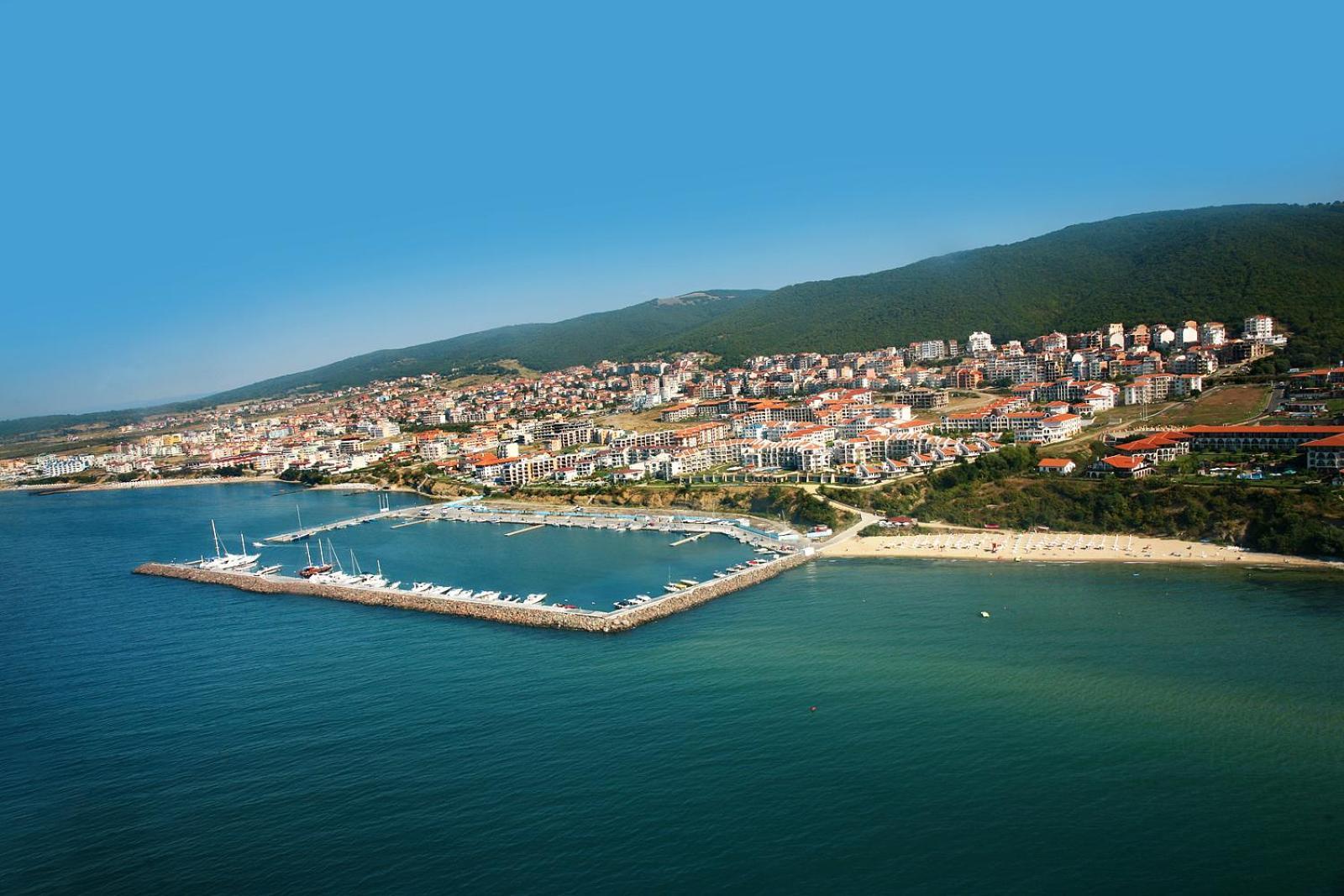 2 Bedroom Apartment Sveti Vlas With 2 Balconies And Sea Views Екстер'єр фото