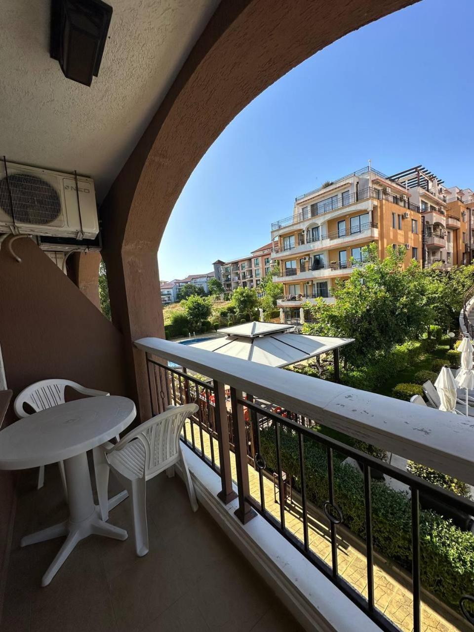 2 Bedroom Apartment Sveti Vlas With 2 Balconies And Sea Views Екстер'єр фото